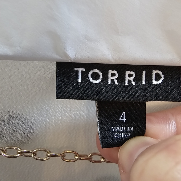 Worn 1x Torrid Crepe Chain Detail Blouse - Picture 9 of 10